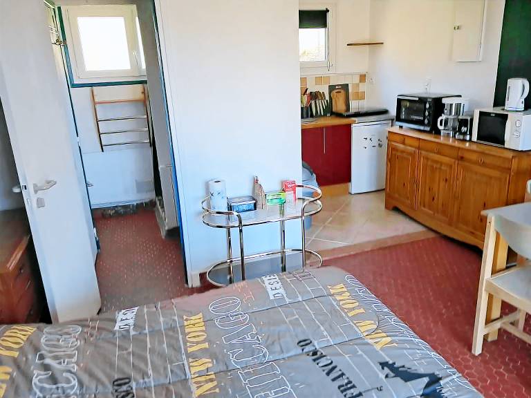 Charming Studio in Treignac with 22 m² Terrace — photo 3