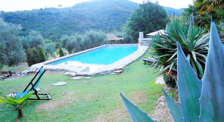 Farm with pool, yard & BBQ — photo 5