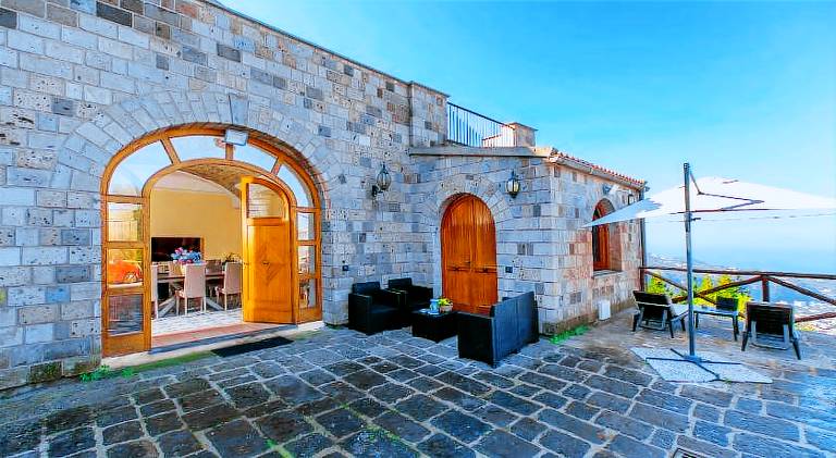 Villa with jacuzzi & pool in Sorrento