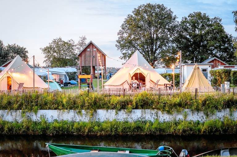 Hut Zuna