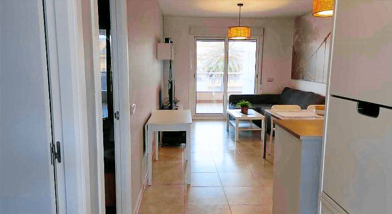 Apartment with pool — photo 4