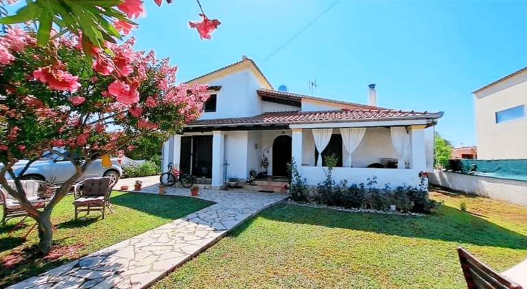 Villa with terrace, yard & pool in Corfu
