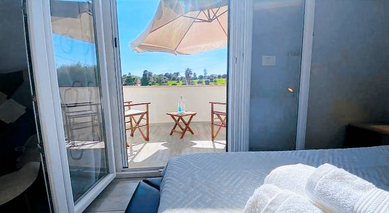 Vacation home with jacuzzi — photo 4
