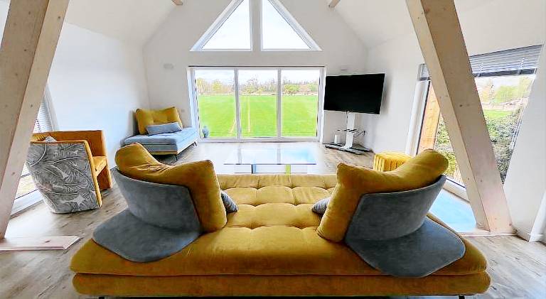 180 m&sup2; Villa
