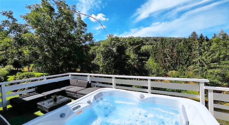 Fully equipped house with yard, terrace & jacuzzi | Pet-friendly in Ribeauvillé