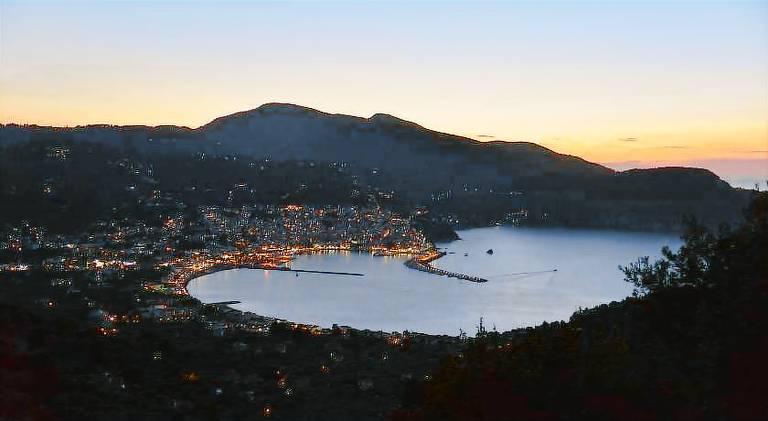 Villa with yard, BBQ & patio | Suitable for remote work in Skopelos