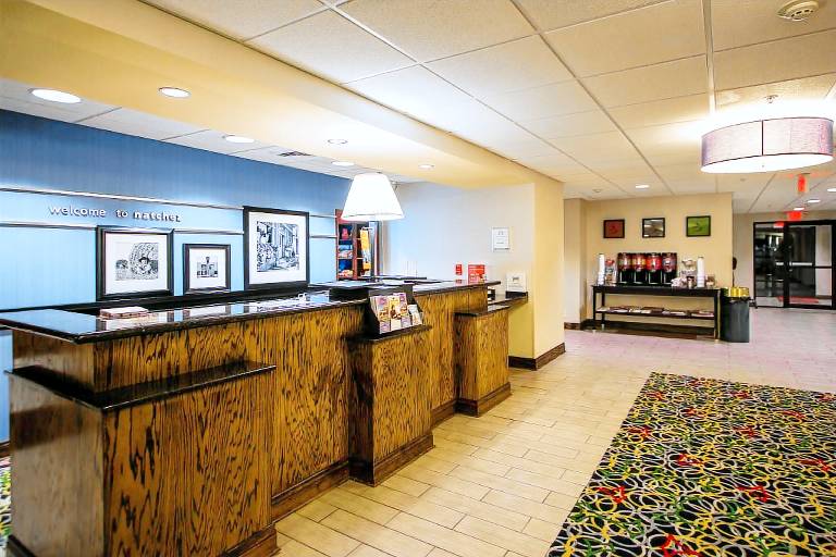 Hampton Inn & Suites Natchez — photo 4