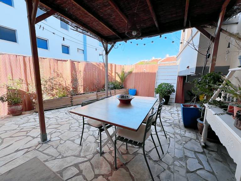 Vacation home with yard & patio — photo 4