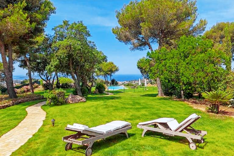 Luxury Six-Fours villa with Pool and Jacuzzi — photo 2