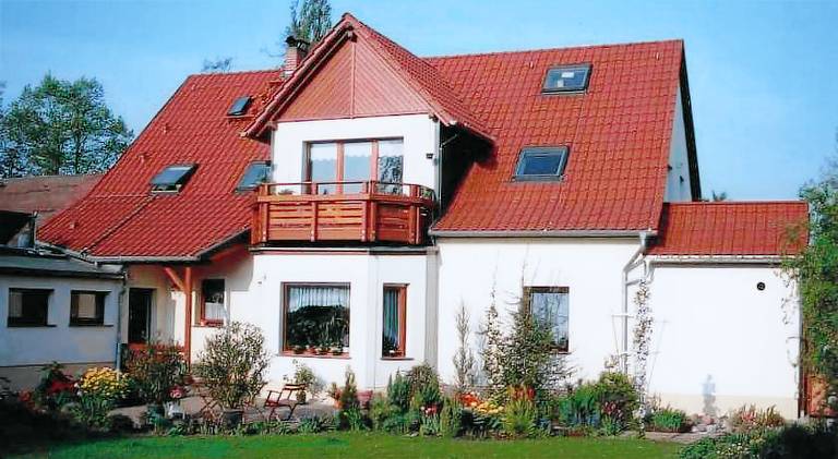 Holiday apartment with 3 rooms for 5 persons in Schkeuditz