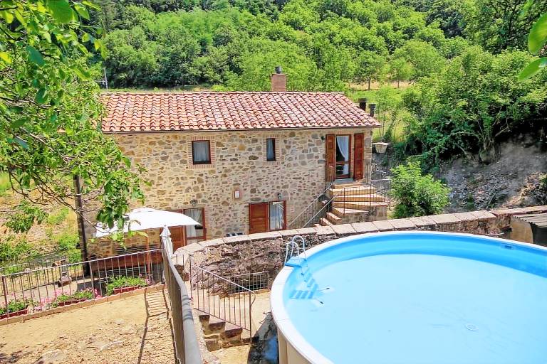 Farm with garden & private pool — photo 2