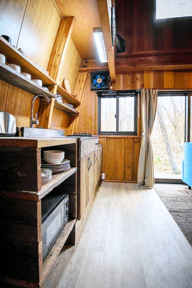 The Hut — photo 3