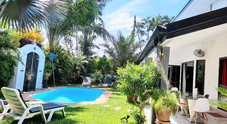 Villa with pool | Pets allowed — photo 2