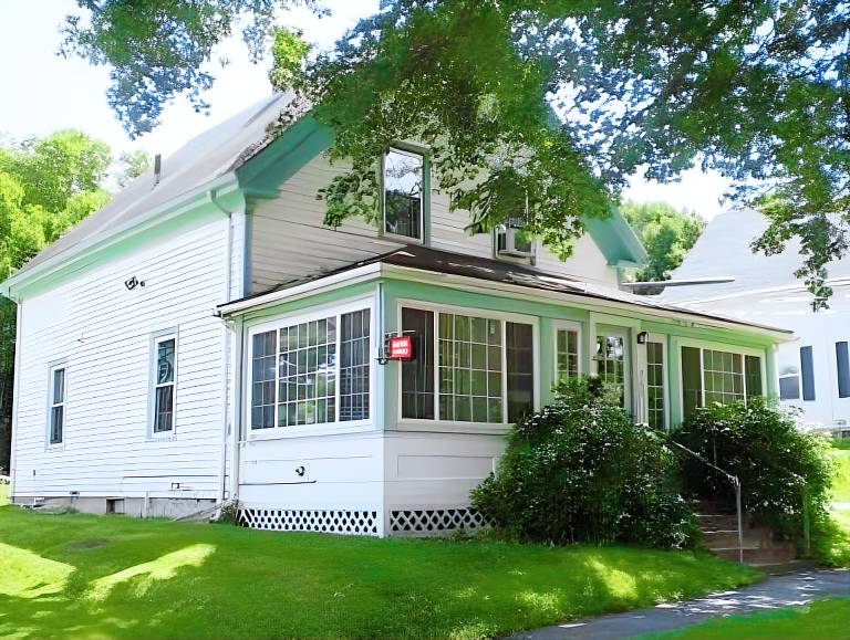 Starlight Lodge at Rockport Harbor in Camden, ME