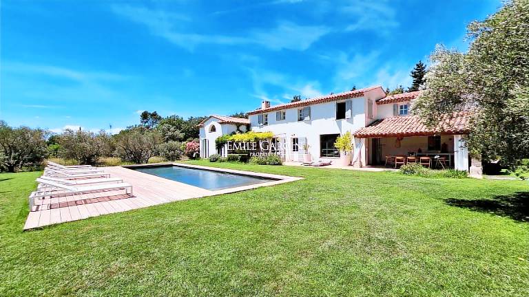 Maison de vacances Rognac