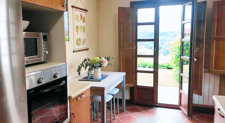 Ample vacation home with yard & patio | Perfect for remote work | Pet-friendly — photo 3