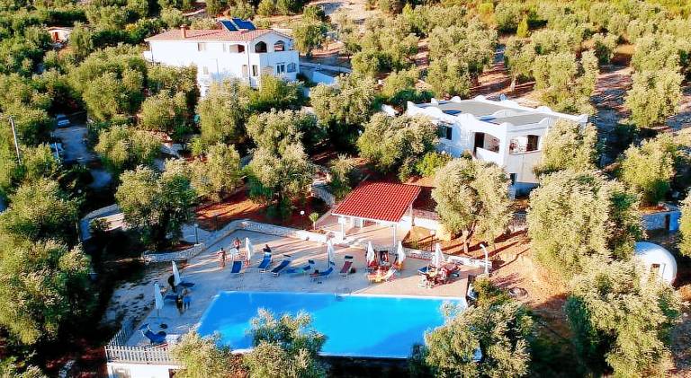 House with patio, pool & barbeque in Vieste