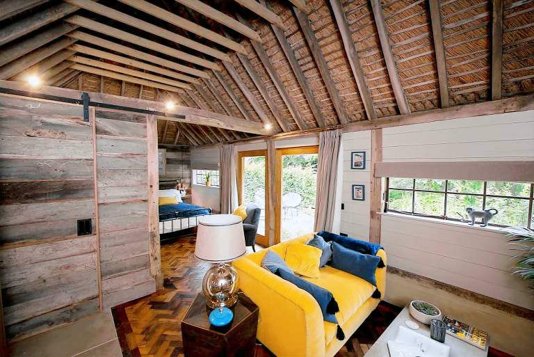Charming cottage with private pool, hot tub & patio | Pets allowed — photo 5