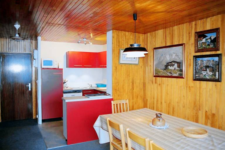 100m from shops, 2nd floor, view lake, balcony, tv, ski locker, 70m², Tignes — photo 2