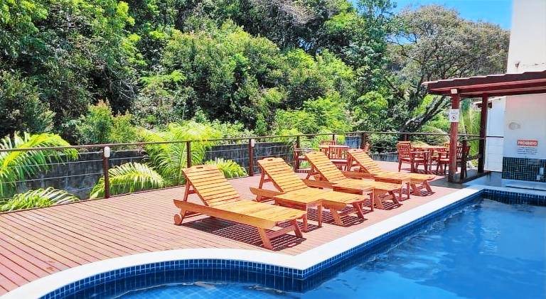 Rental apartment with pool in Cairu