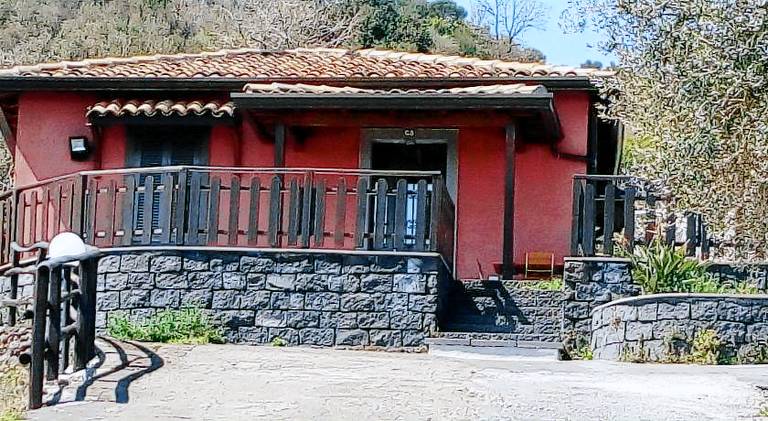 House with 2 rooms for 6 persons in Linguaglossa