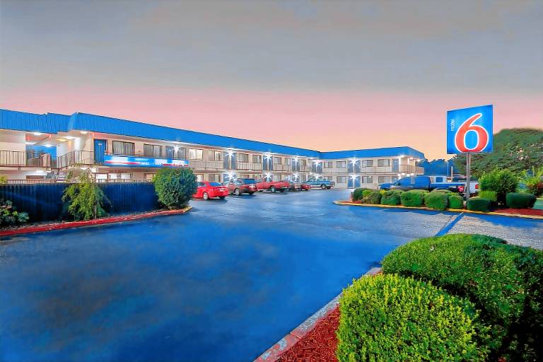 Motel 6 Russellville, AR — photo 4