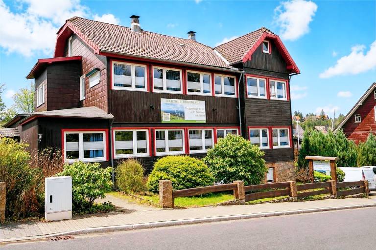 Holiday home "Harzhub" with garden and sauna for up to 21 people. in Goettingen
