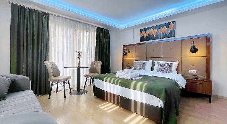 Nice serviced apartment with patio | Next to Taksim Square | Dogs allowed — photo 2
