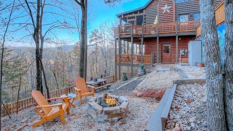 EddieBear- Pet Friendly Aska Adventure Area Screened In Porch Outdoor Living — photo 2