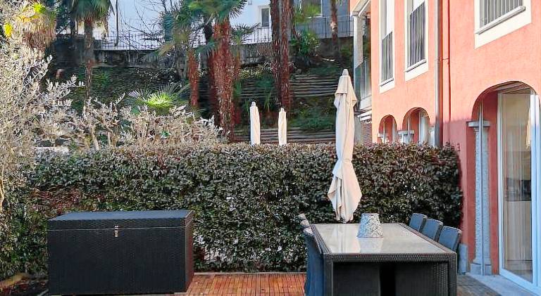 Fully equipped nice rental apartment with barbeque, patio & yard | Next to the beach | Dogs allowed — photo 2