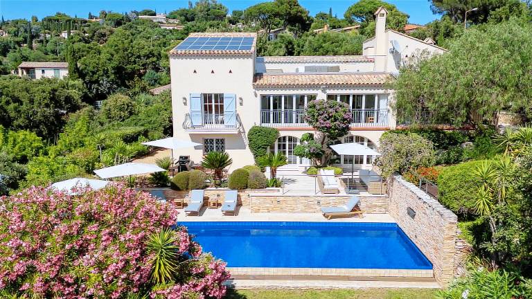 Villa with Pool, Vineyard and Sea Views in La Croix-Valmer — photo 3