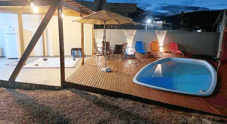 Apartment with pool — photo 5