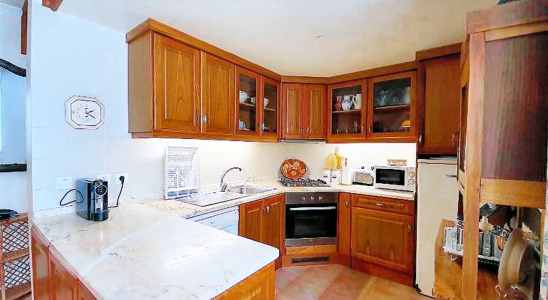 Fully equipped house with garden, private pool & barbeque | Suitable for remote work | Dogs allowed — photo 5