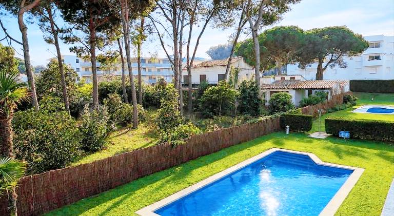 Rental apartment with pool — photo 3