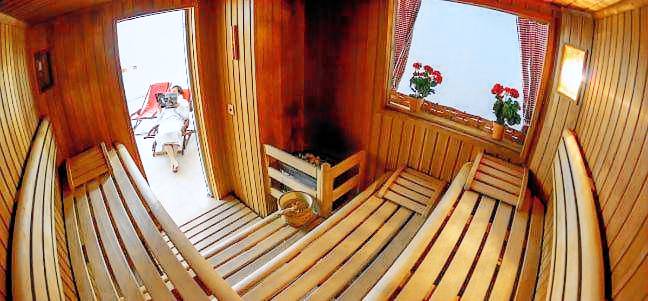Apartment with barbecue, yard & sauna — photo 3
