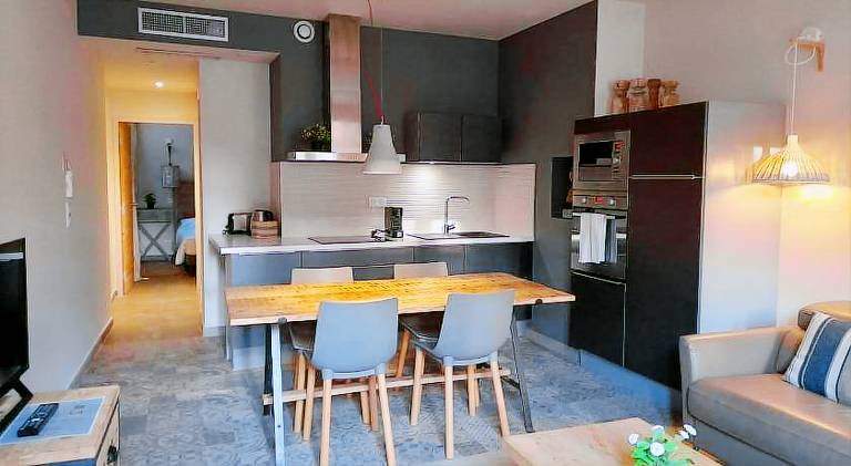 Lovely rental apartment with patio | Pets allowed — photo 2