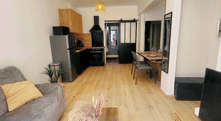 Rental apartment with terrace — photo 2