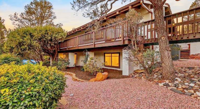 House with pool & hot tub — photo 4