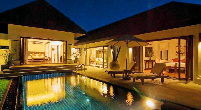 Villa with pool — photo 4