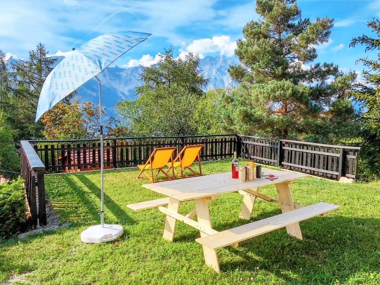 House with patio, yard & grill | Mountain view — photo 5