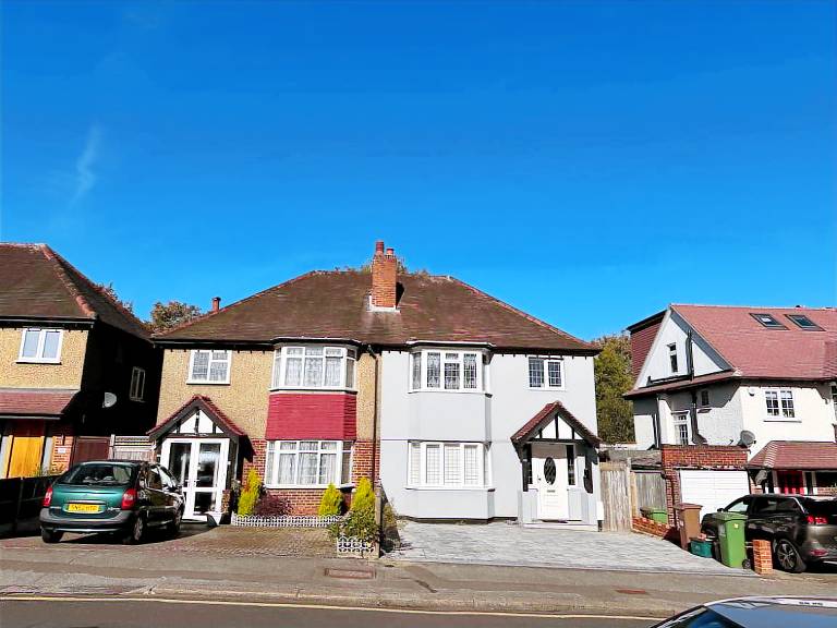 House  Tadworth