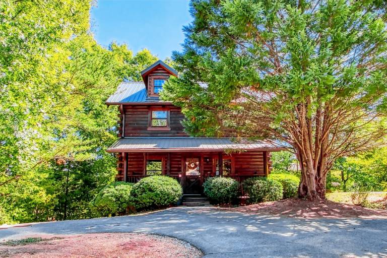 Family-oriented cabin with private pool & terrace | Pets allowed in Pigeon Forge, TN