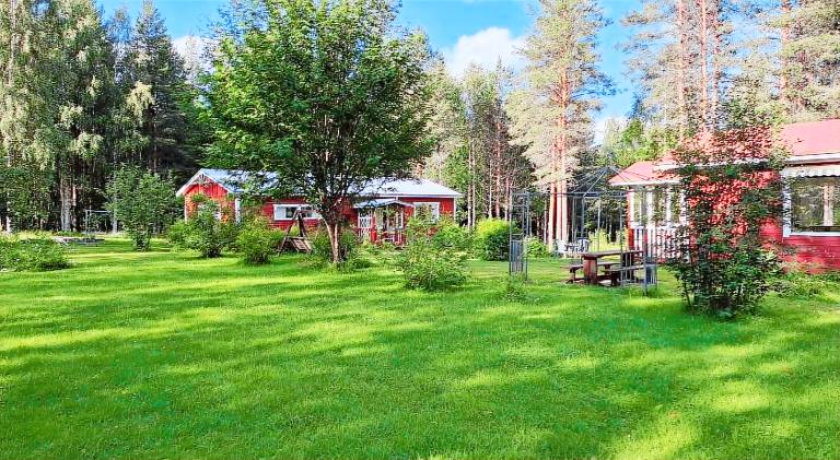 Beautiful house with yard, terrace & sauna | Pets are welcome in Rovaniemi
