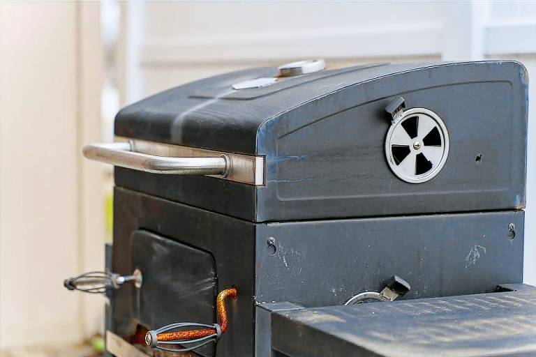 Cozy Family Home with Hot Tub and BBQ Grill — photo 5