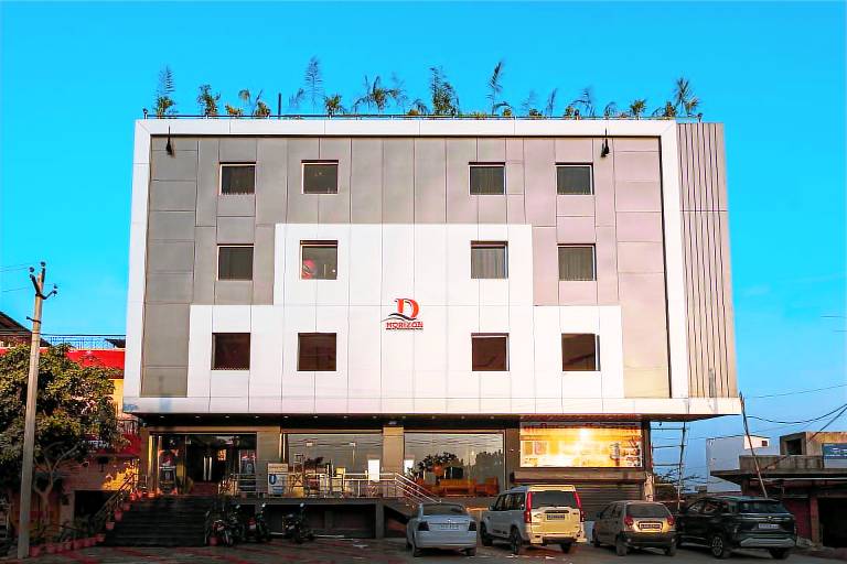 D Horizon Hotel & Restaurant