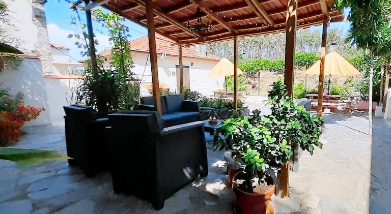 Vacation home with barbecue, pool & patio | Pets allowed — photo 5