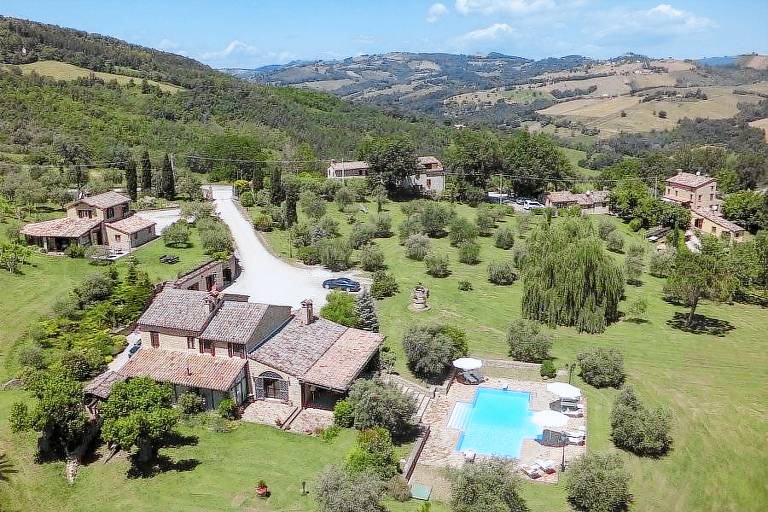 Farmhouse Penna San Giovanni