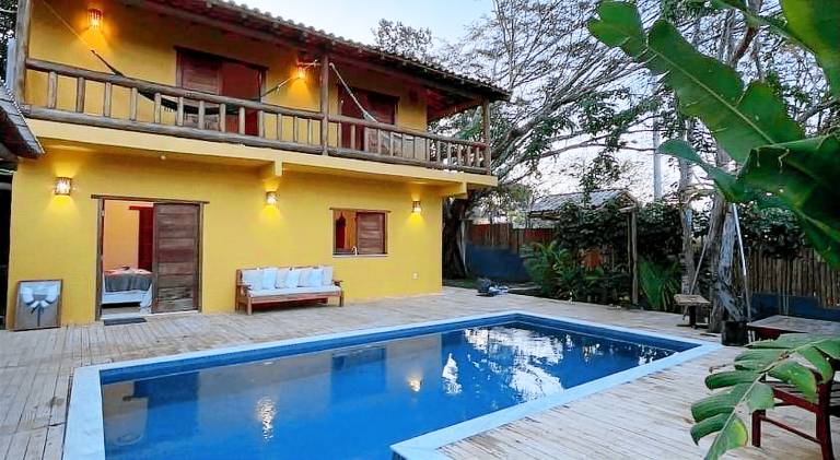 Holiday apartment with yard, BBQ & pool in Porto Seguro