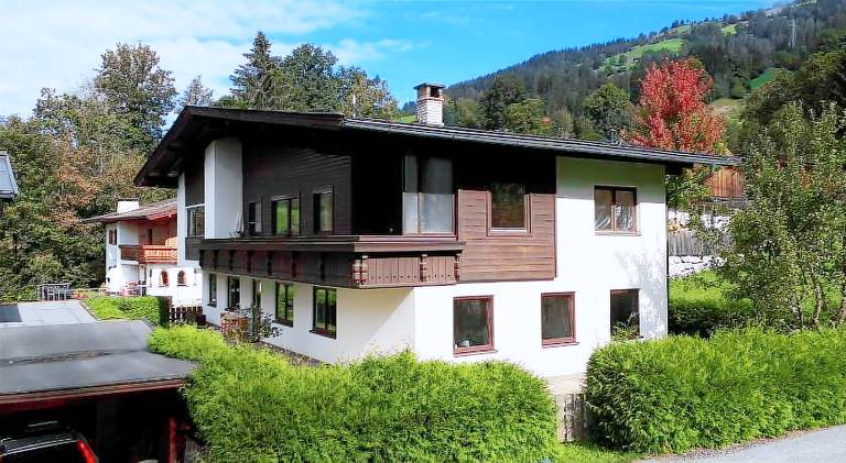 Wonderful apartment with barbeque, terrace & yard | Close to the ski | Pets allowed in Woergl