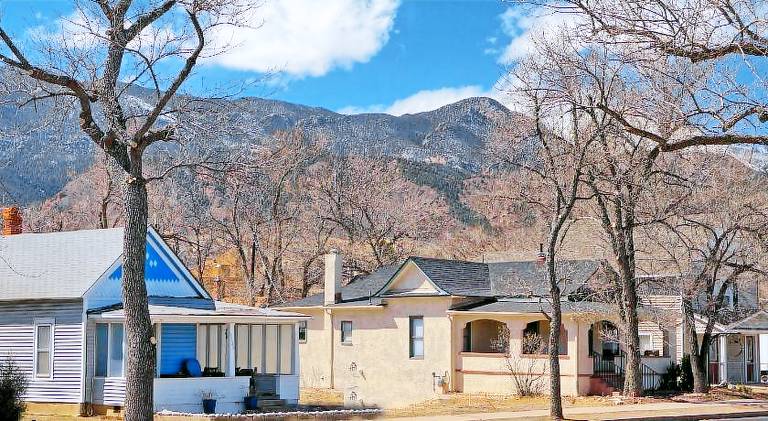Vacation home with hot tub in Colorado Springs, CO